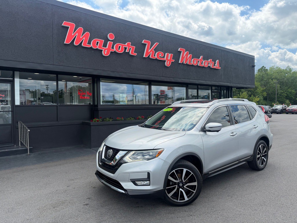 2018 Nissan Rogue Image 1