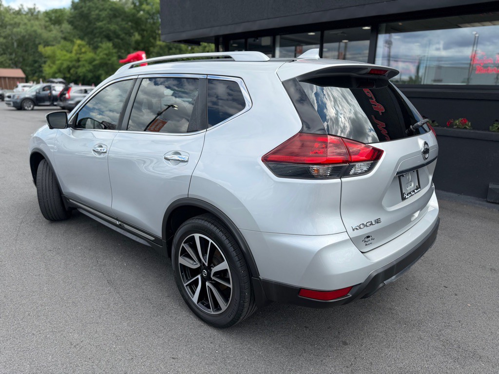 2018 Nissan Rogue Image 2