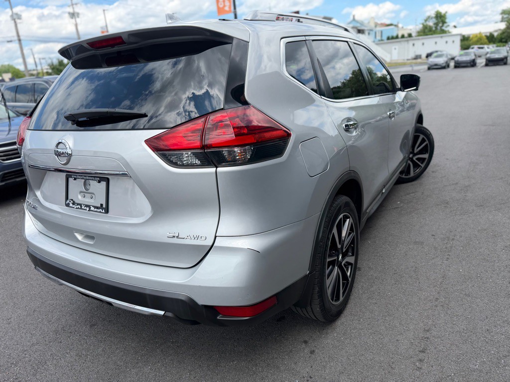 2018 Nissan Rogue Image 4