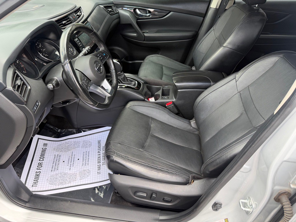 2018 Nissan Rogue Image 11