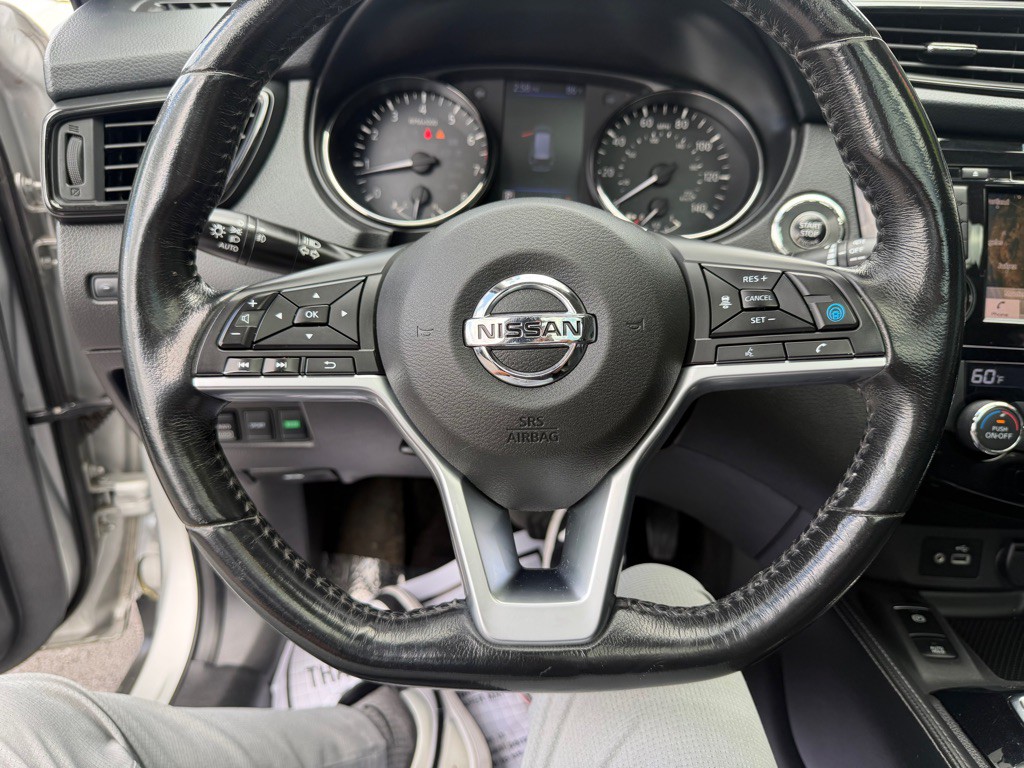 2018 Nissan Rogue Image 14