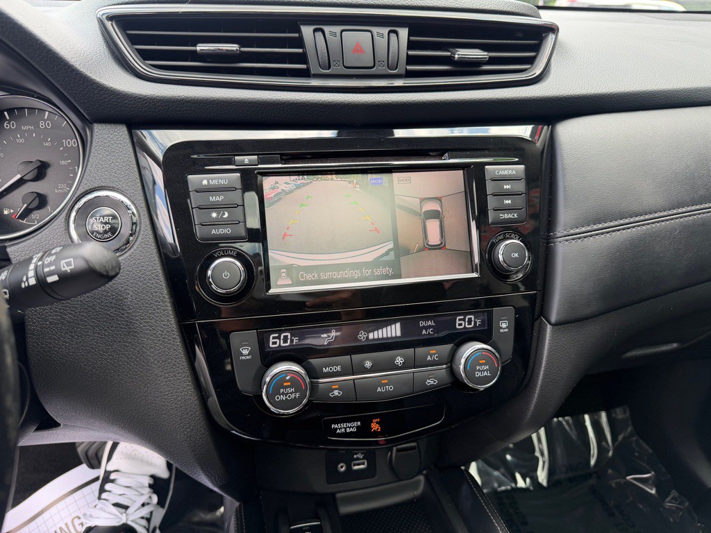 2018 Nissan Rogue Image 15