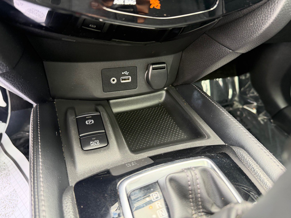 2018 Nissan Rogue Image 16