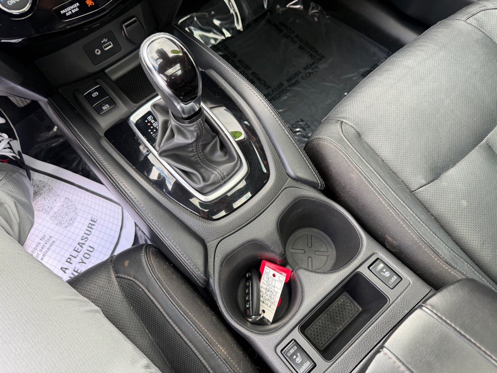 2018 Nissan Rogue Image 17