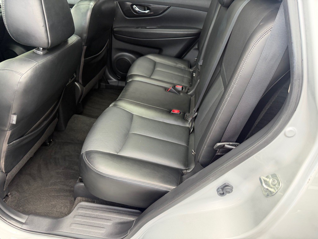 2018 Nissan Rogue Image 19