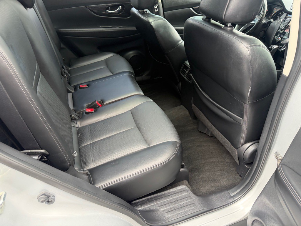 2018 Nissan Rogue Image 24
