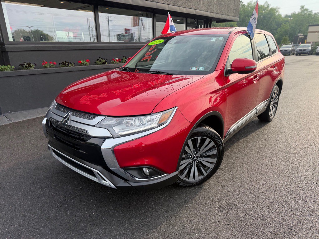 2020 Mitsubishi Outlander Image 2