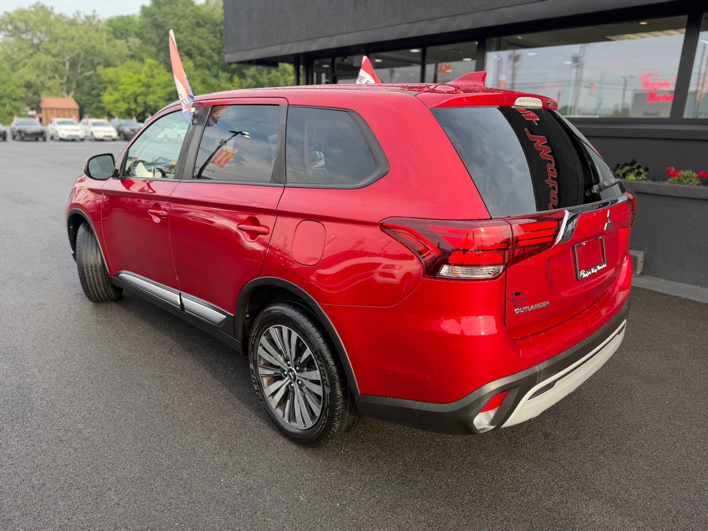 2020 Mitsubishi Outlander Image 4
