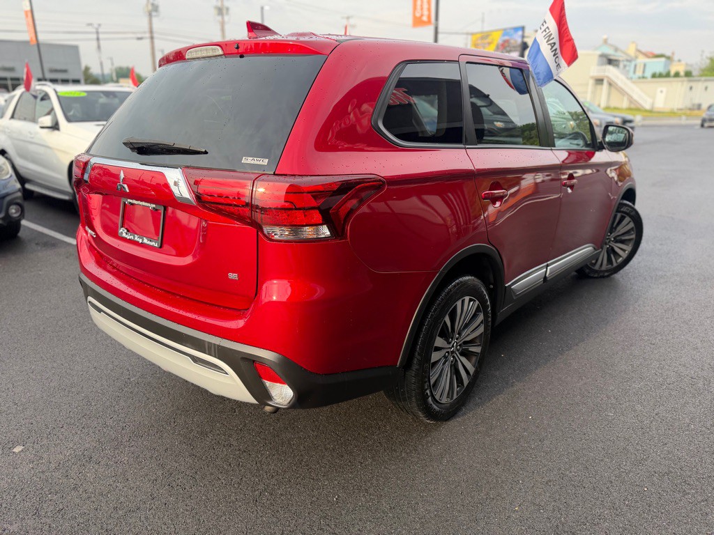 2020 Mitsubishi Outlander Image 6