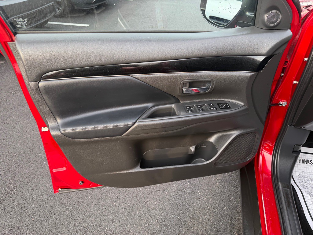 2020 Mitsubishi Outlander Image 11
