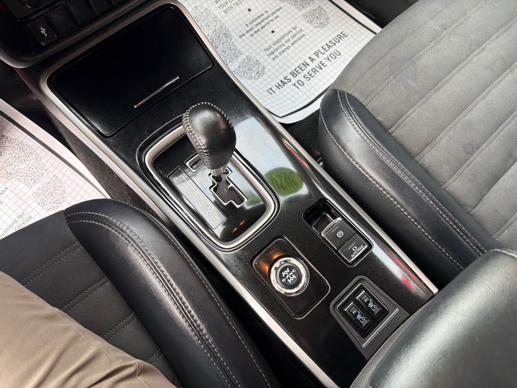 2020 Mitsubishi Outlander Image 17