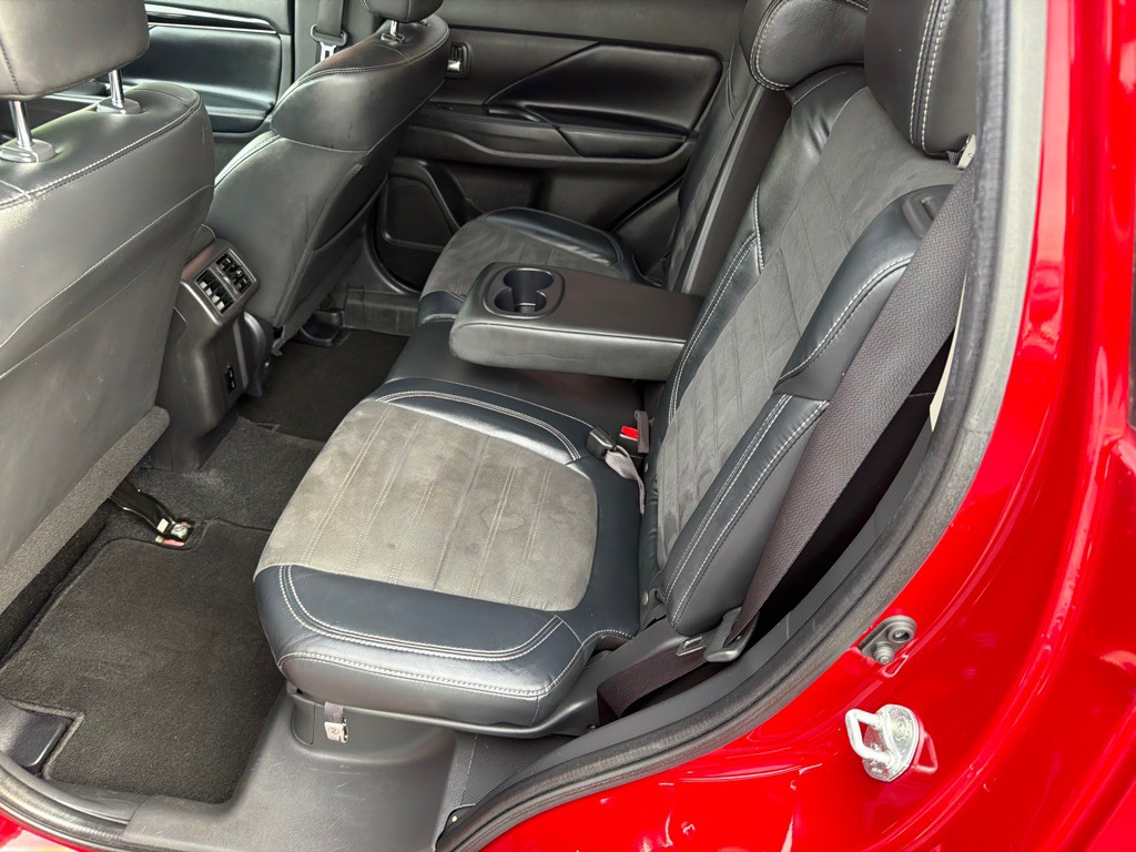 2020 Mitsubishi Outlander Image 19
