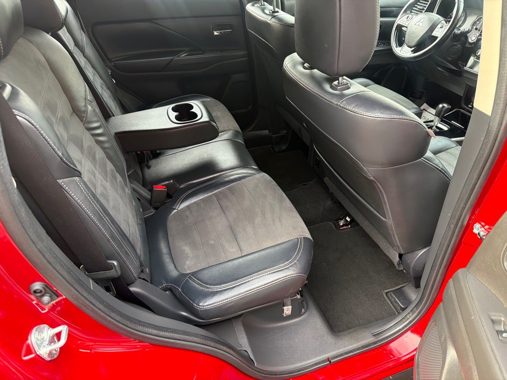 2020 Mitsubishi Outlander Image 23