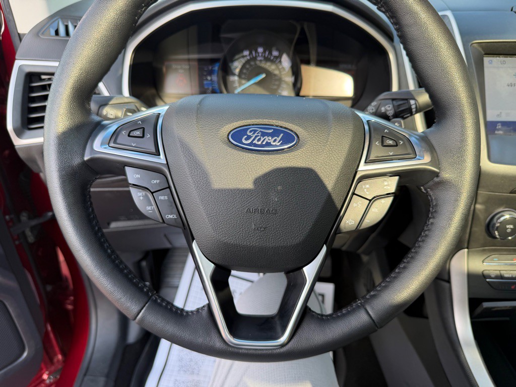 2019 Ford Edge Image 16