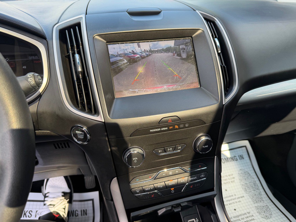 2019 Ford Edge Image 17