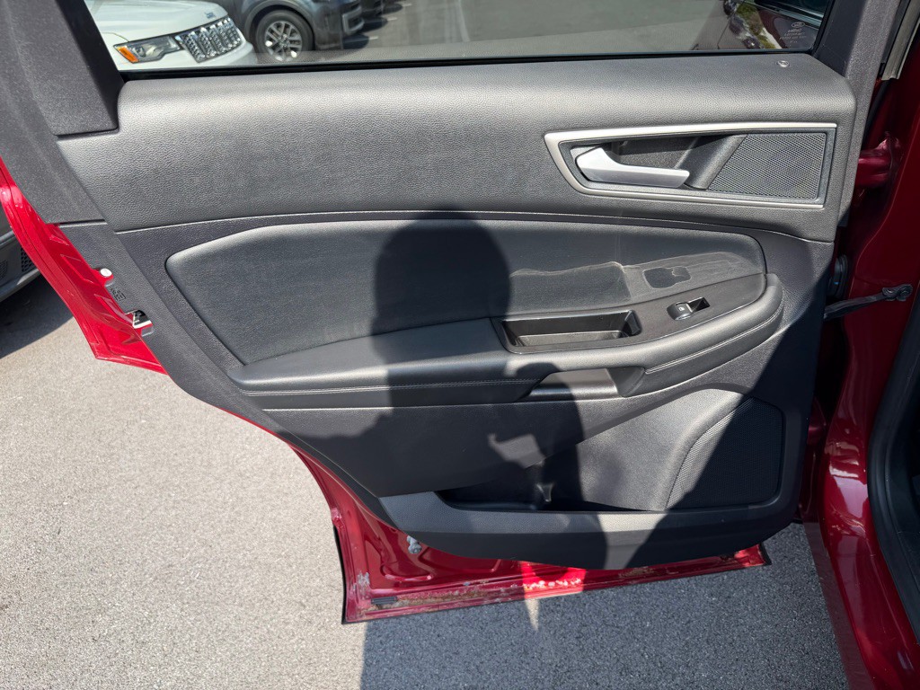 2019 Ford Edge Image 20