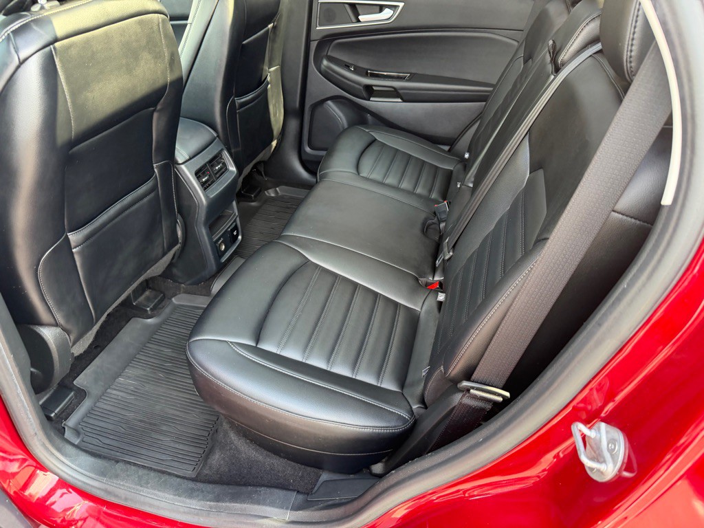 2019 Ford Edge Image 21