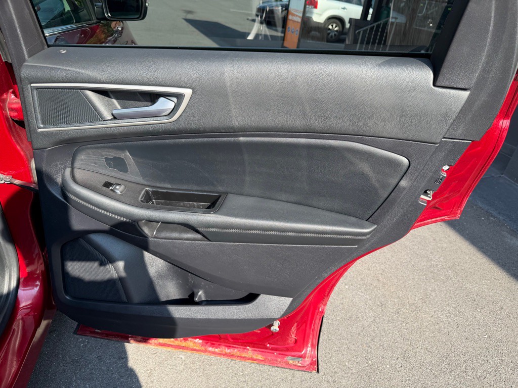 2019 Ford Edge Image 25