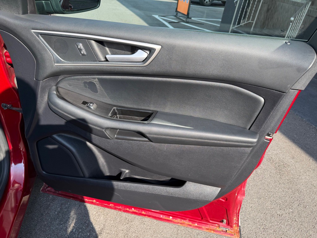 2019 Ford Edge Image 27