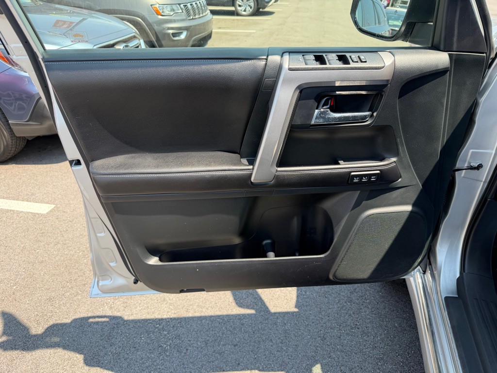 2015 Toyota 4Runner Image 12