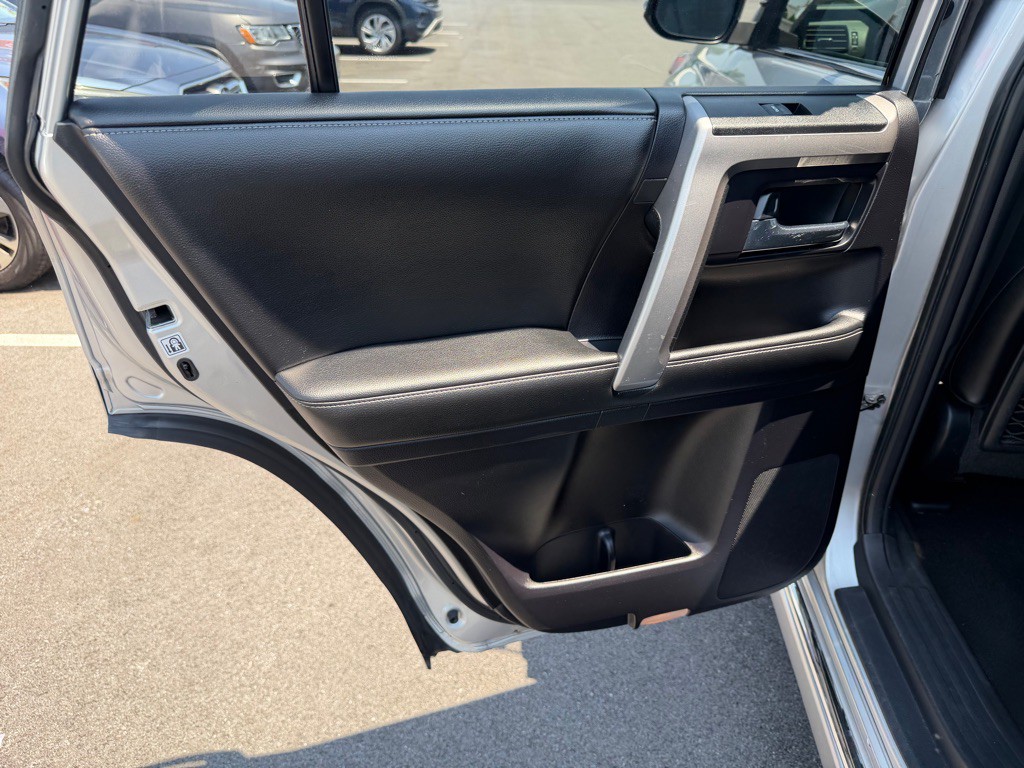2015 Toyota 4Runner Image 21