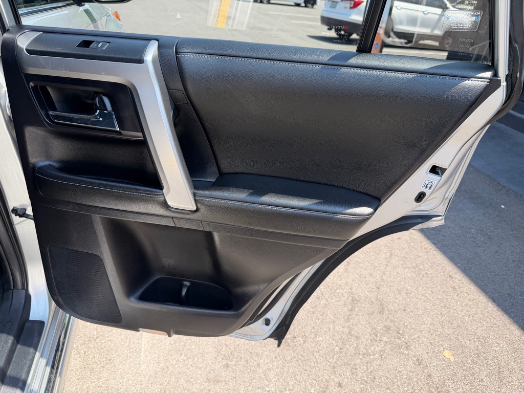 2015 Toyota 4Runner Image 24