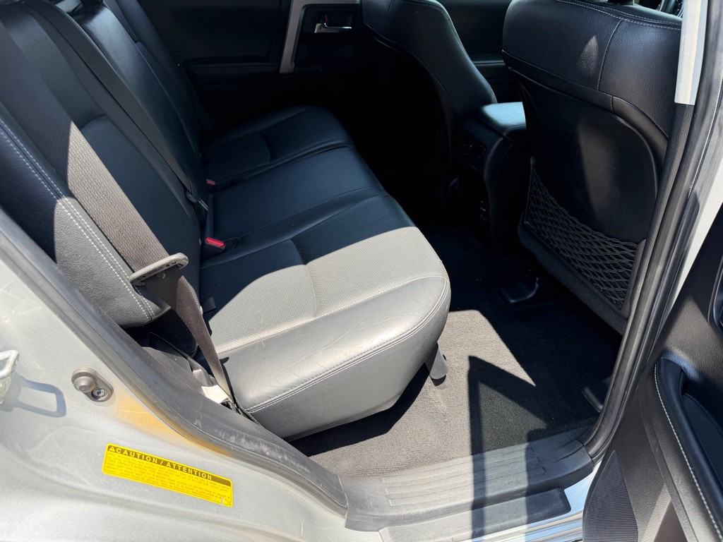 2015 Toyota 4Runner Image 25