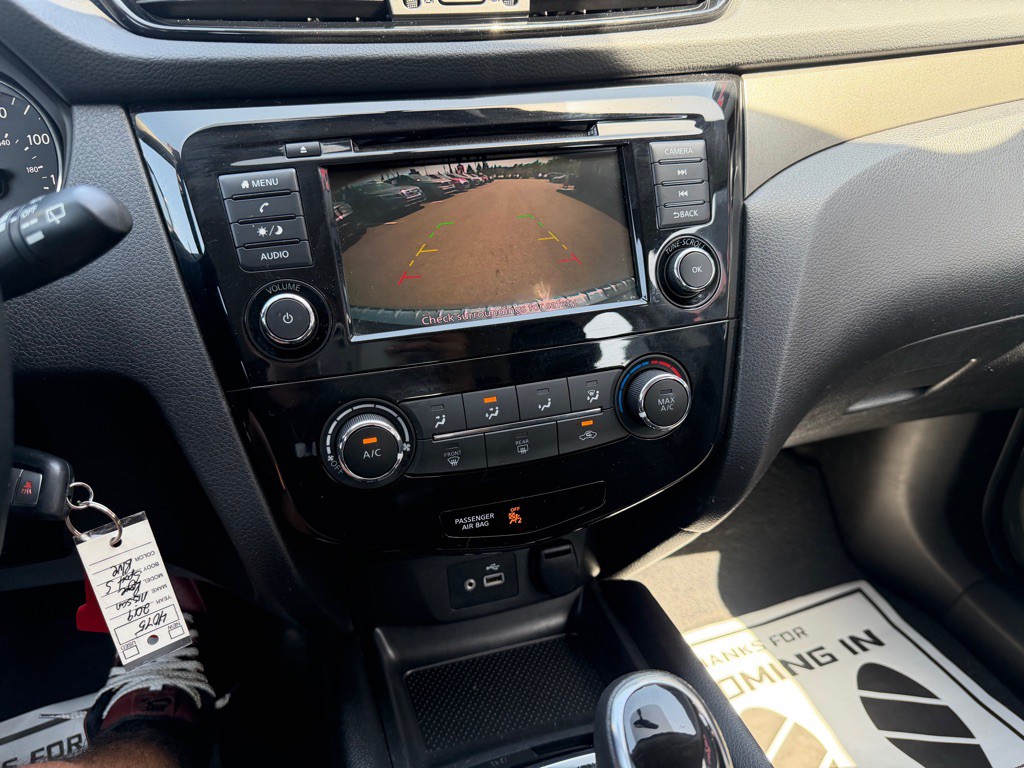 2019 Nissan Rogue Image 16