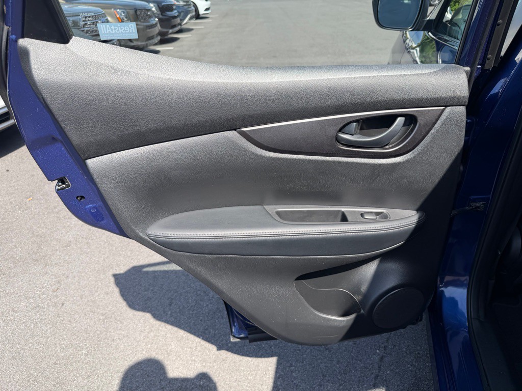 2019 Nissan Rogue Image 19