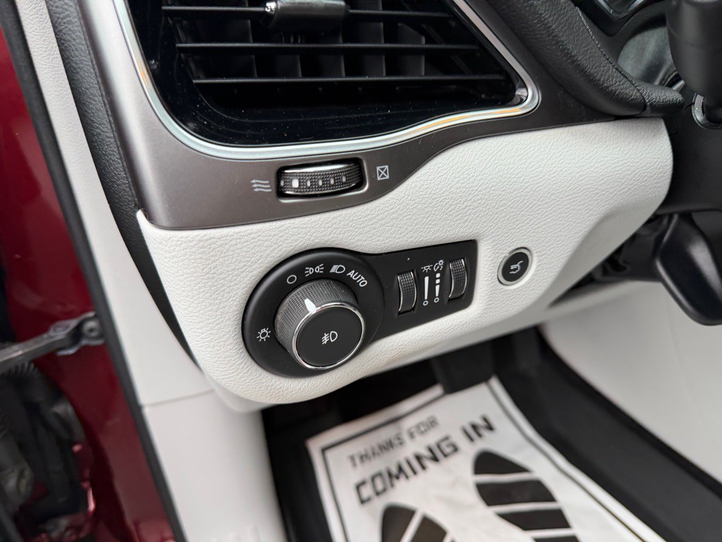 2019 Jeep Cherokee Image 14