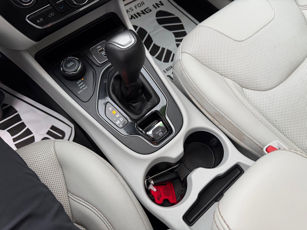 2019 Jeep Cherokee Image 19