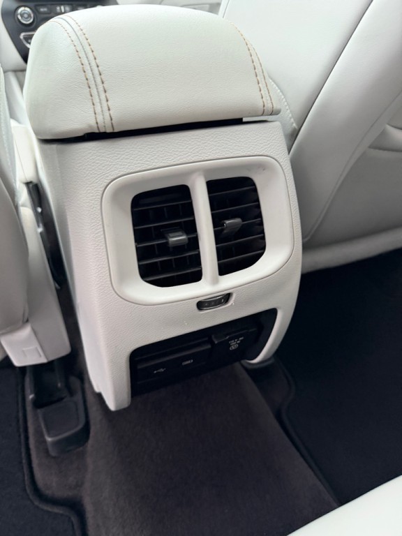 2019 Jeep Cherokee Image 22