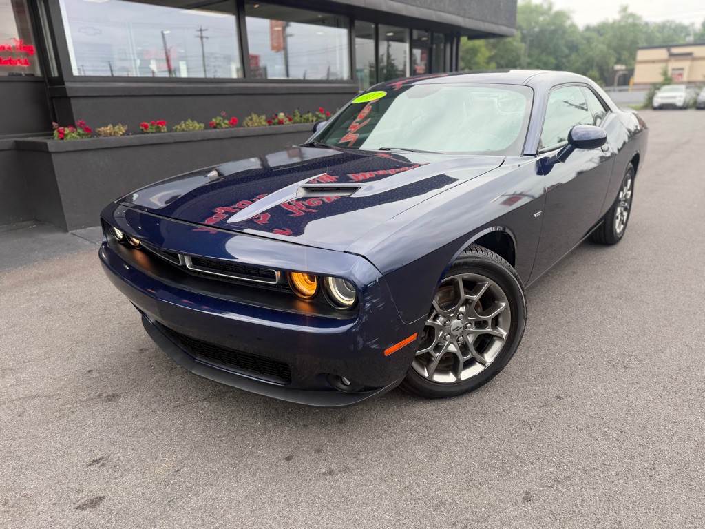 2017 Dodge Challenger Image 2