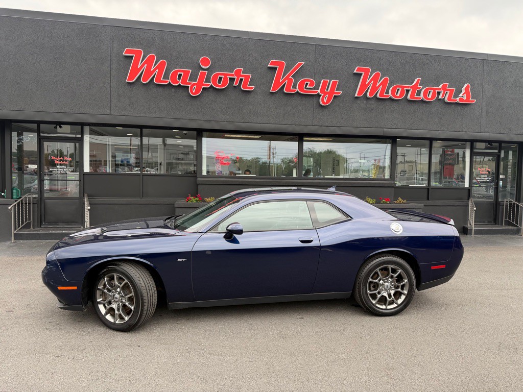 2017 Dodge Challenger Image 4