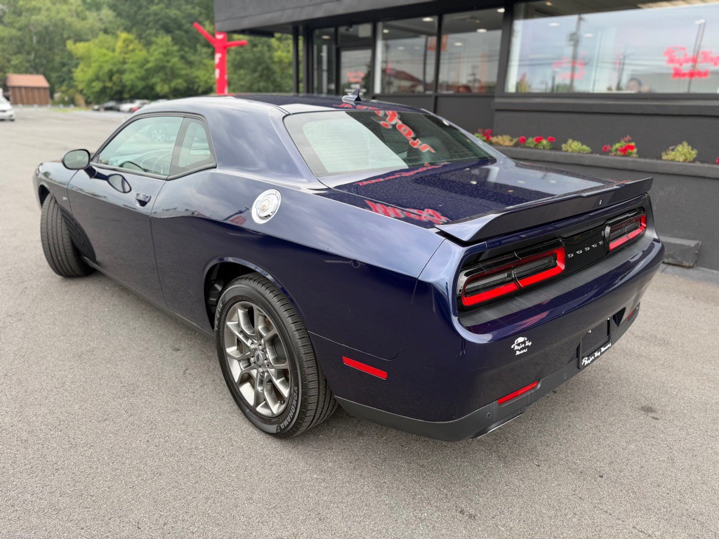 2017 Dodge Challenger Image 5