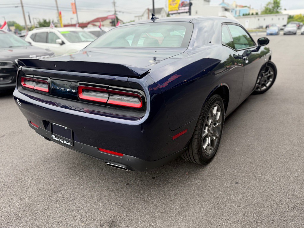 2017 Dodge Challenger Image 7