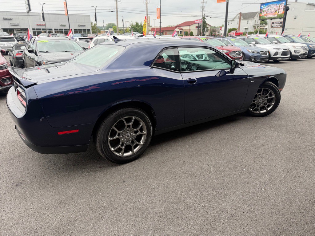 2017 Dodge Challenger Image 8