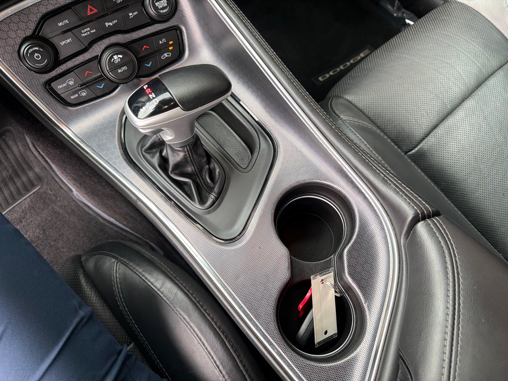 2017 Dodge Challenger Image 19