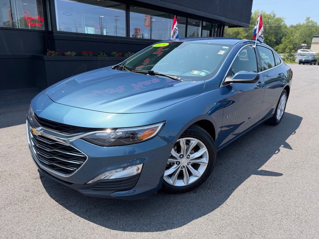 2025 Chevrolet Malibu Image 2