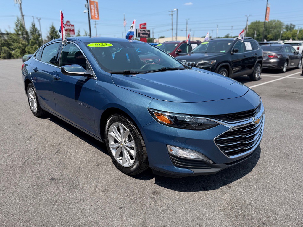 2025 Chevrolet Malibu Image 8