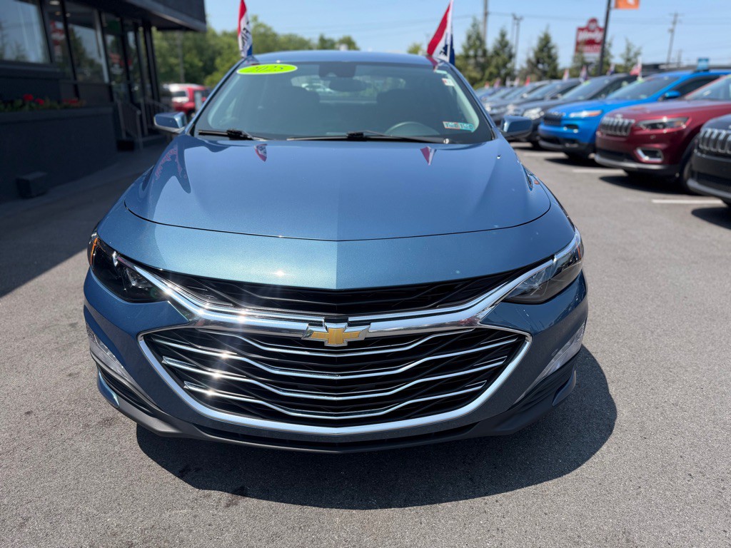 2025 Chevrolet Malibu Image 9