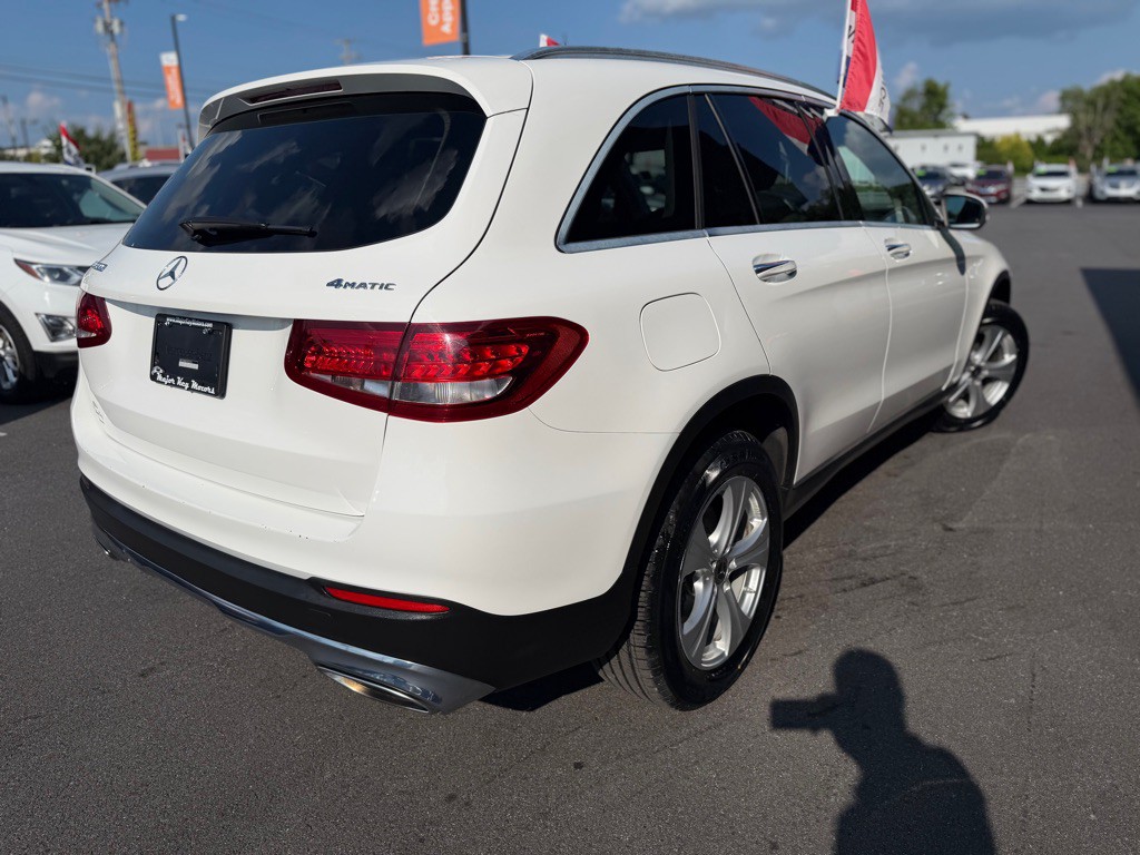 2018 Mercedes-Benz GLC-Class Image 9