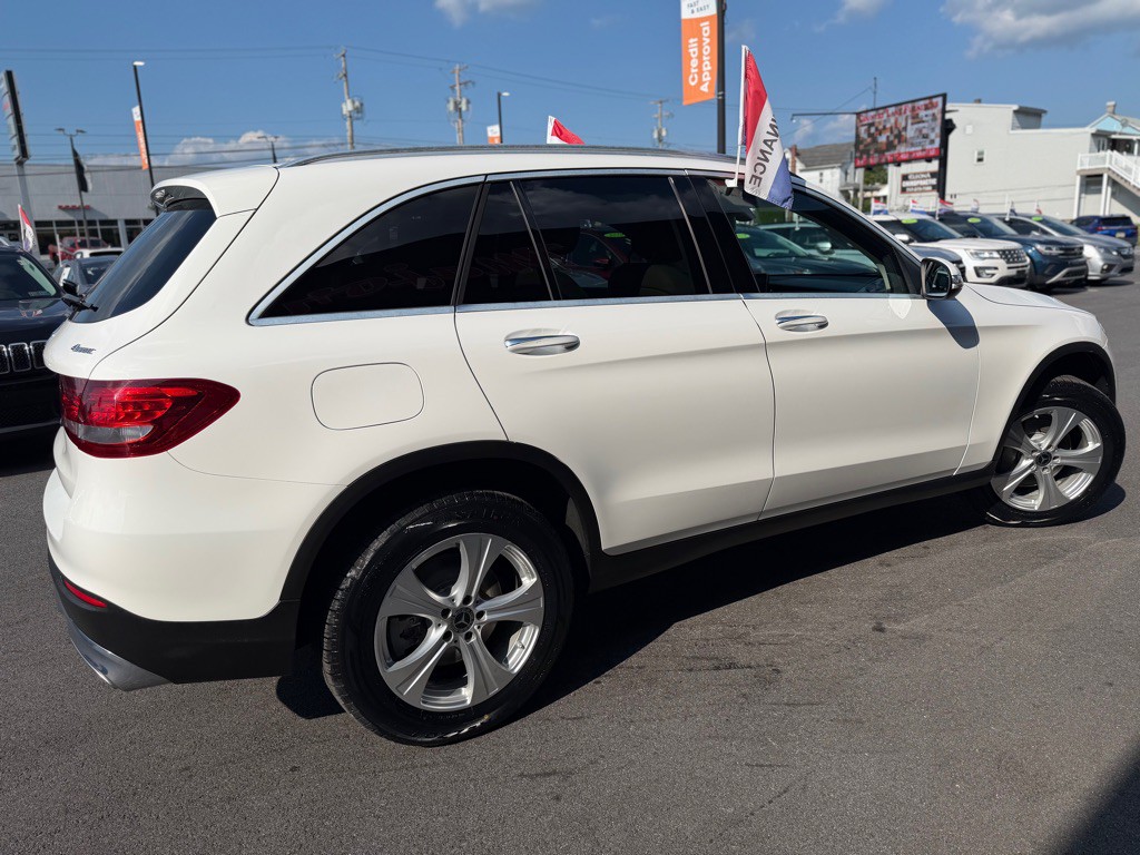2018 Mercedes-Benz GLC-Class Image 10