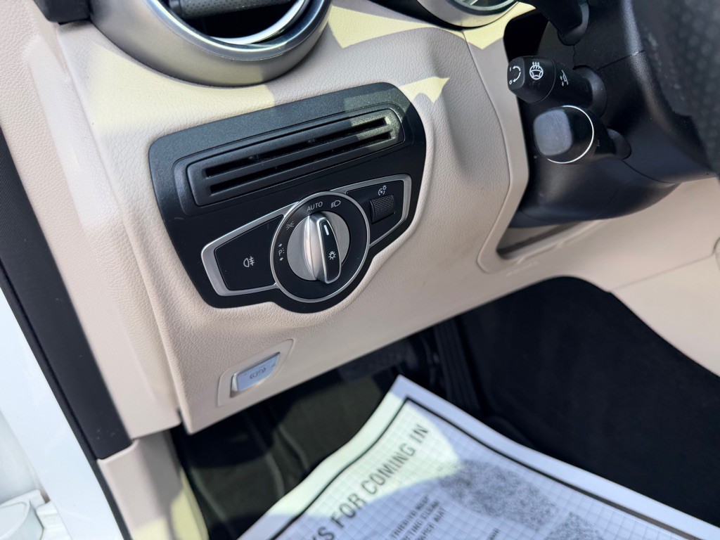 2018 Mercedes-Benz GLC-Class Image 17