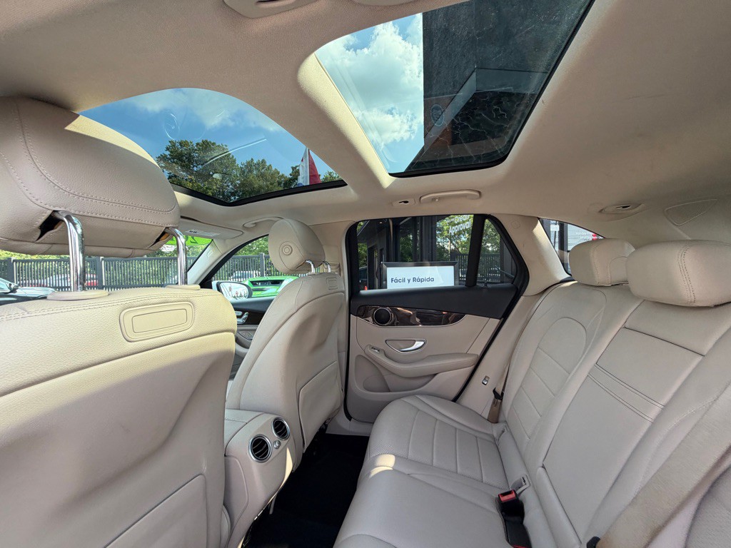2018 Mercedes-Benz GLC-Class Image 25