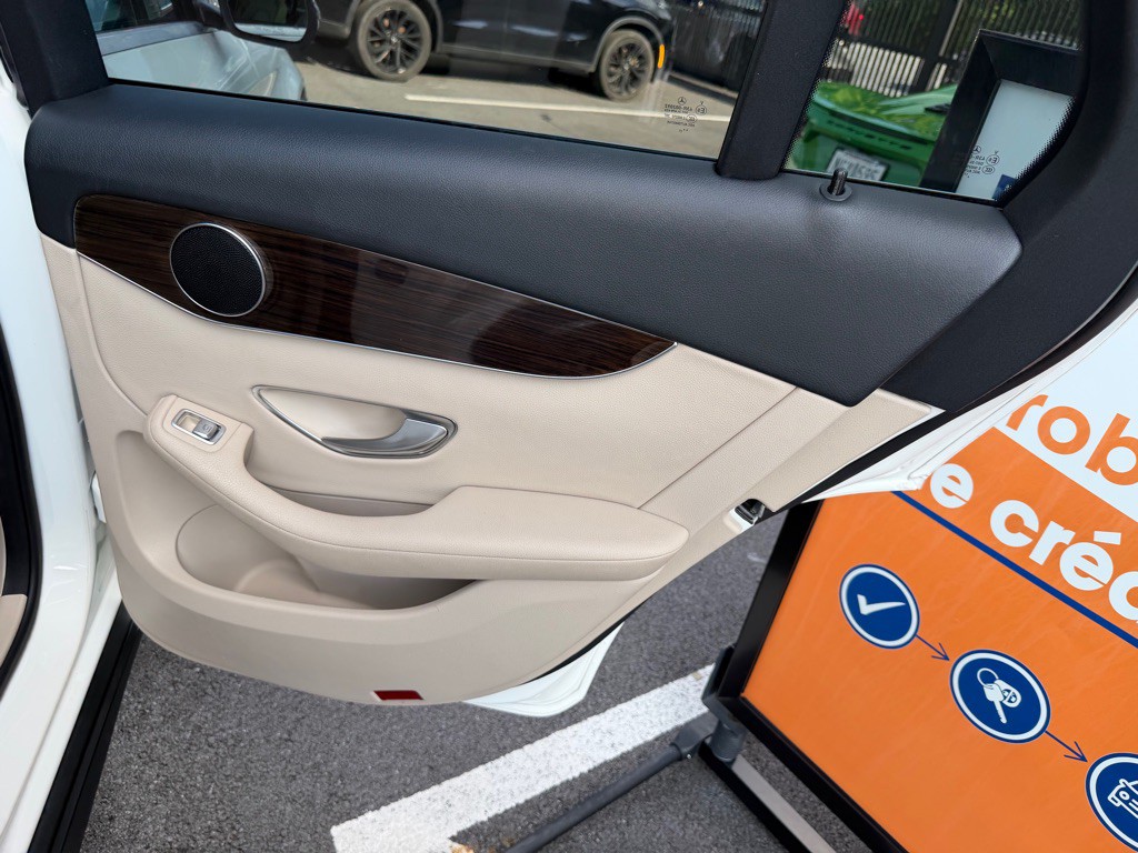 2018 Mercedes-Benz GLC-Class Image 27