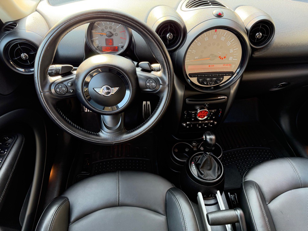 2016 MINI Cooper Image 11