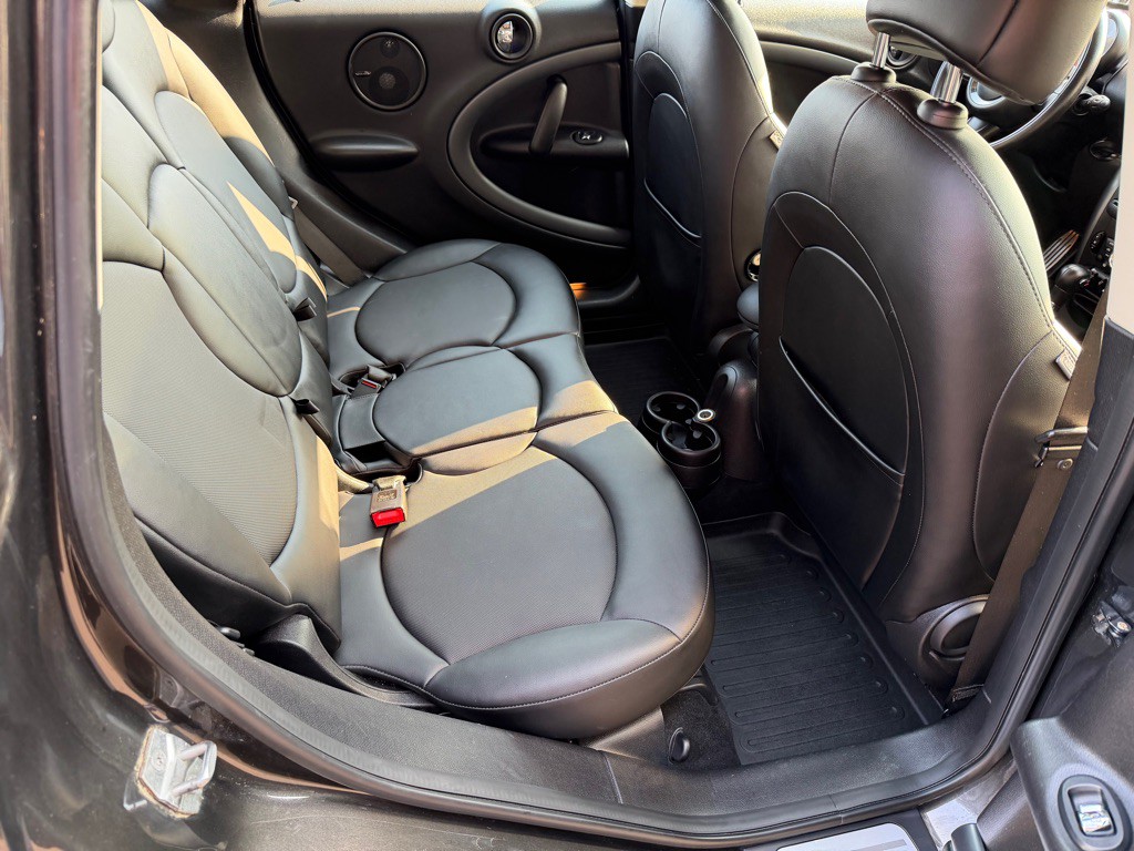 2016 MINI Cooper Image 26