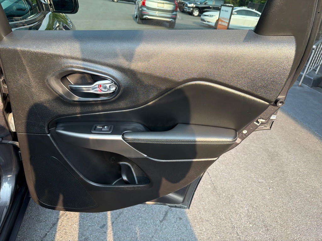 2021 Jeep Cherokee Image 27