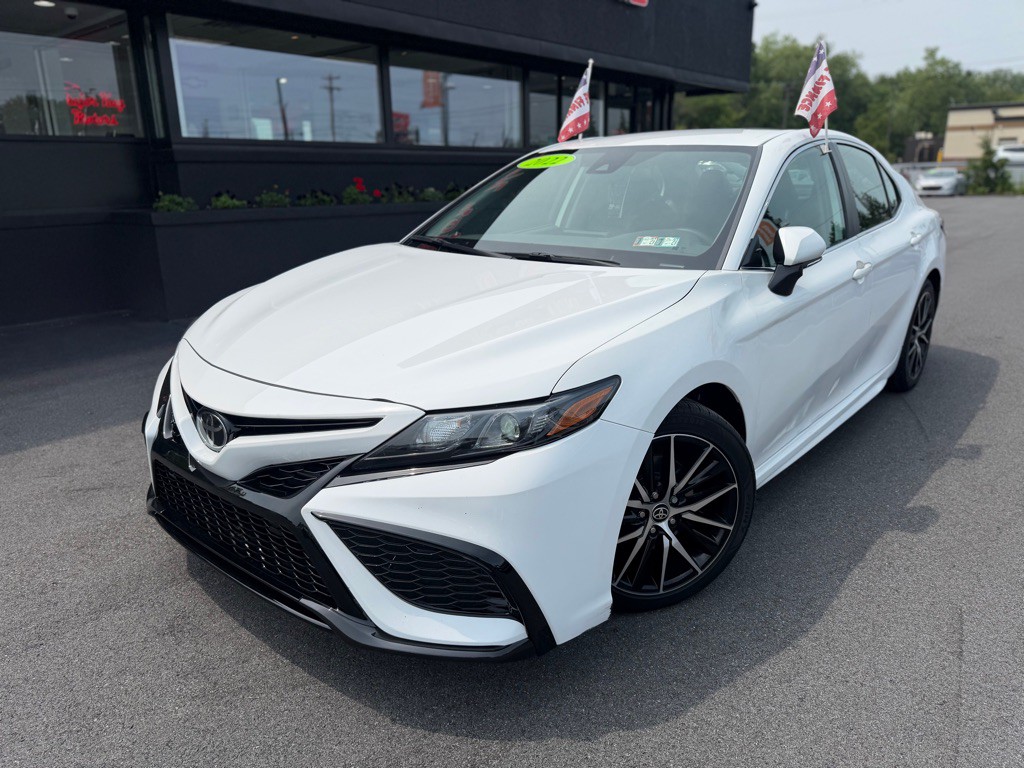 2023 Toyota Camry Image 2